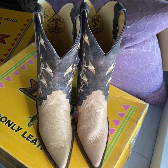 New Women’s size 7 7.5 8 boots brown pointed toe vaquero cowboy genuine vaquero - Picture 3 of 9